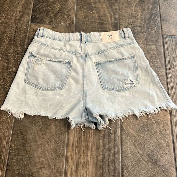 Zara  destructed shorts - Picture 2 of 2
